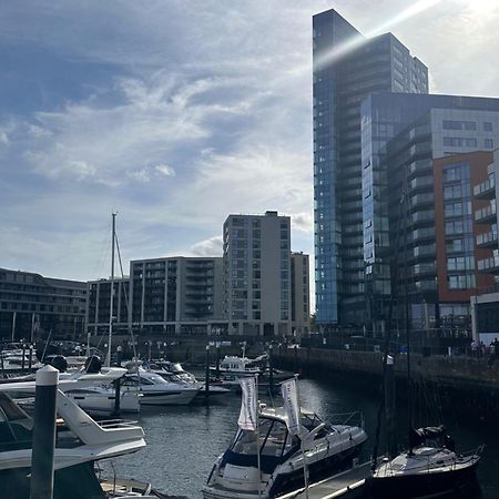 Ocean Village Marina 2 Bedroom Apartment With Balcony! Southampton Kültér fotó