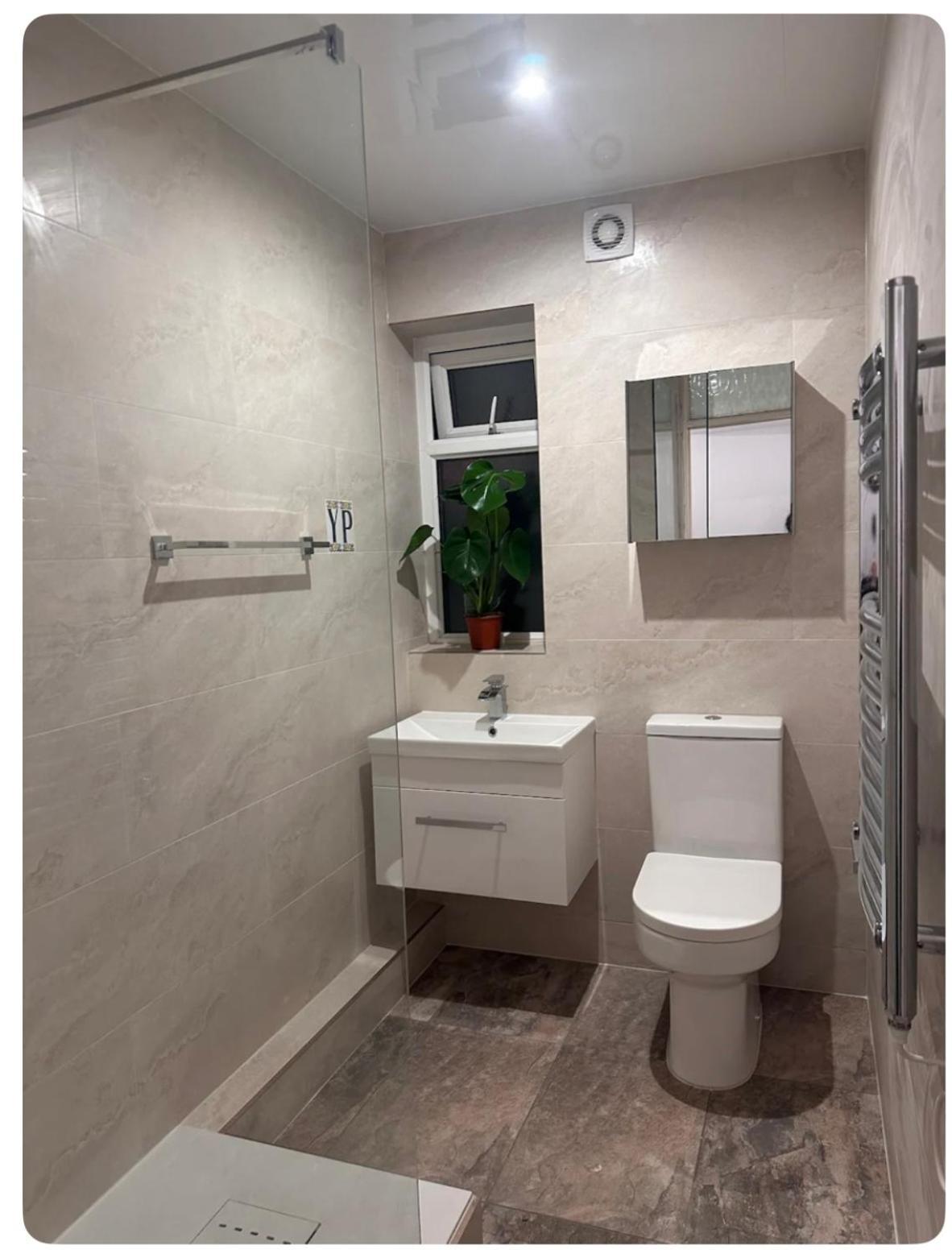 Ocean Village Marina 2 Bedroom Apartment With Balcony! Southampton Kültér fotó
