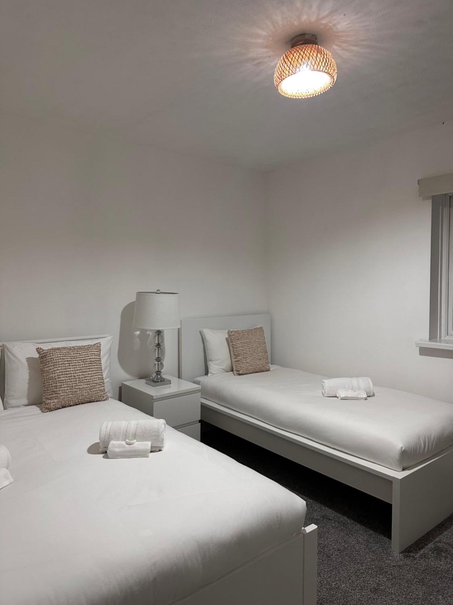 Ocean Village Marina 2 Bedroom Apartment With Balcony! Southampton Kültér fotó